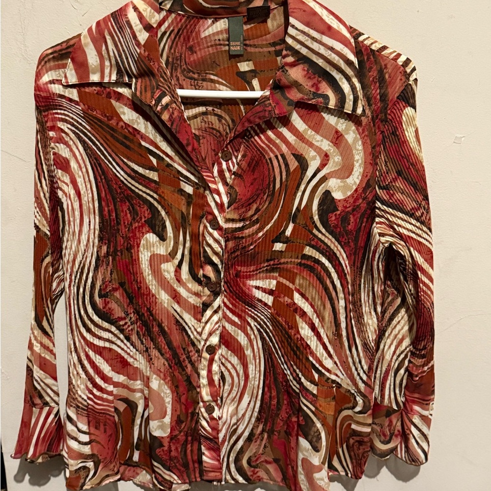 Chic Women's Swirl Button Down Shirt - Red and Brown